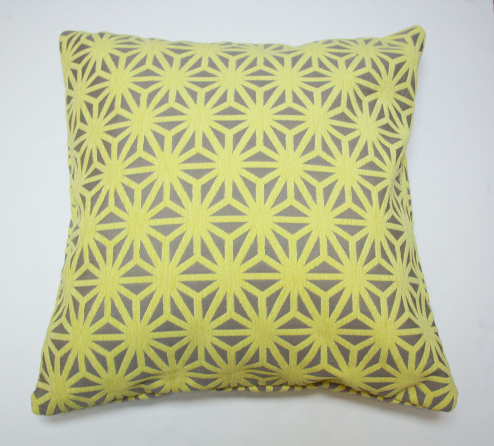 Arc com Kirigami Pillow Jaspid Studio